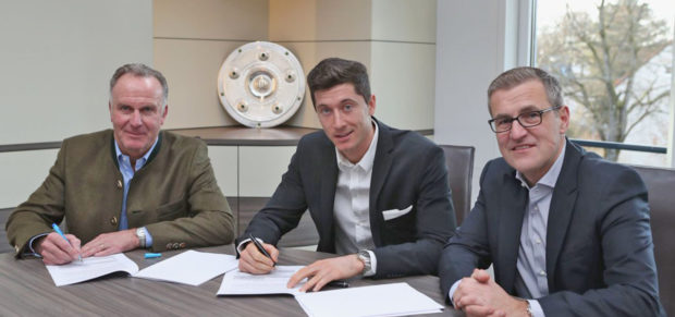 Lewandowski extends Bayern contract until 2021 item-thumbnail