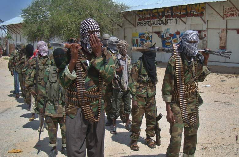 link Alshabab Gun Men uliza