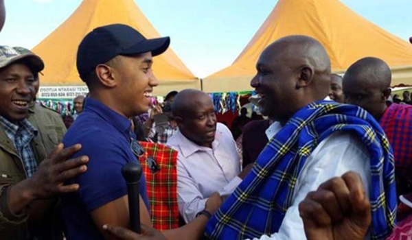 President Uhuru’s son donates money to church item-thumbnail